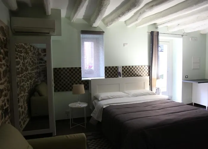 Chiarastella Gasthuis Villafrati